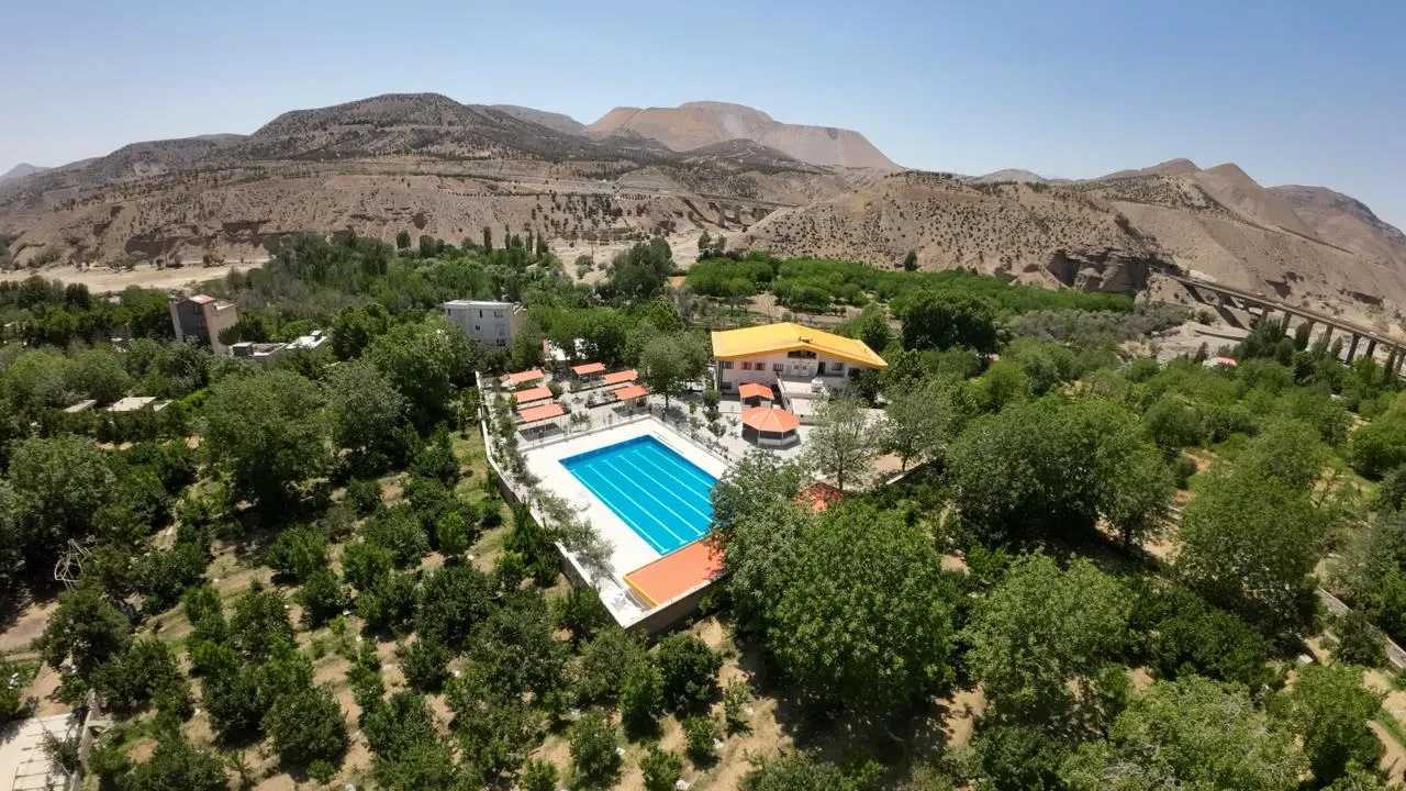 اجرای پروژه مدرسه روزبه در جاجرود توسط تیم صدای آب دریا
